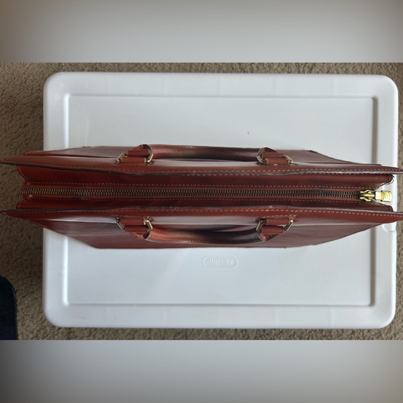 Authentic Louis Vuitton Brown Epi Leather Riviera Handbag - Picture 7 of 13